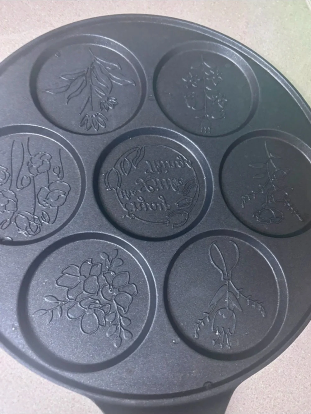 Black Nonstick 7-Cavity Decorative Pancake Pan